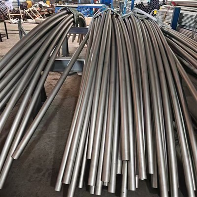 Lámhaigh Peened 304 Elbow Cruach Dhosmálta